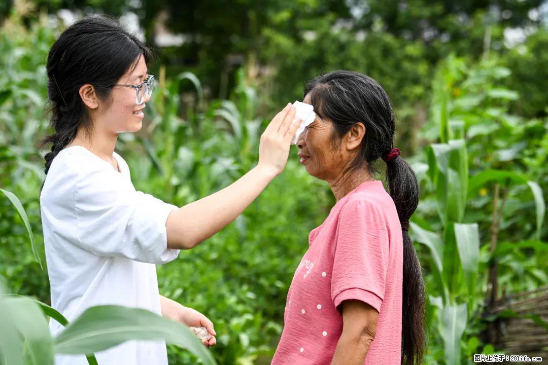 全网追的“扁担女孩”，找了一份暑假工，时薪12元 - 海西生活资讯 - 海西28生活网 hx.28life.com